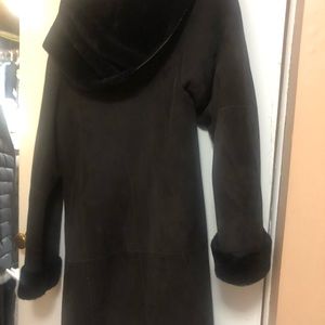 Beautiful shearling chocolate brown coat with hood